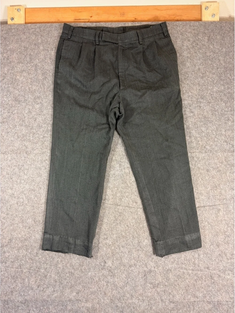 Vintage Trimlines Charcoal cropped pants size 38